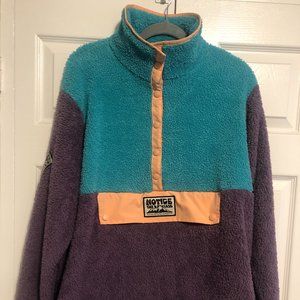 NOTICE The Reckless Chic Choc Fleece, Size Large